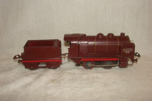 Hornby steam locomotive - 0,