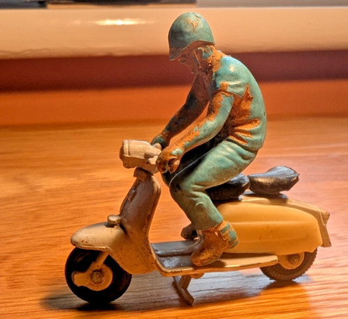Britains li150 lambretta - britains,