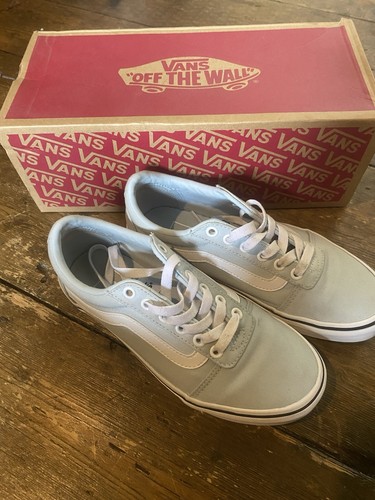 Size baby blue and - 4.4,