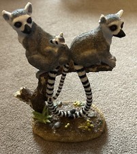 Country Artists Natural World CA03537  Perfectly Poised Lemurs Figurine