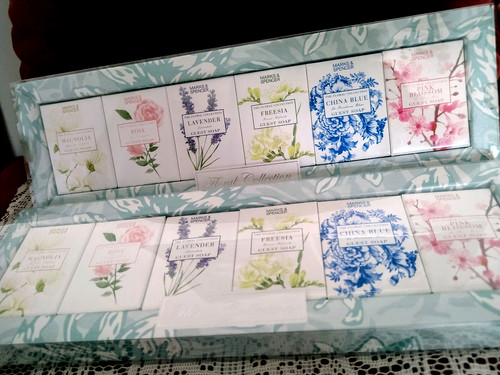 Boxed vintage guest soaps - boxed,