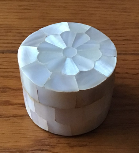 Vintage round mother - mother, pearl