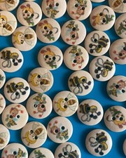 Wooden bee buttons - wooden,