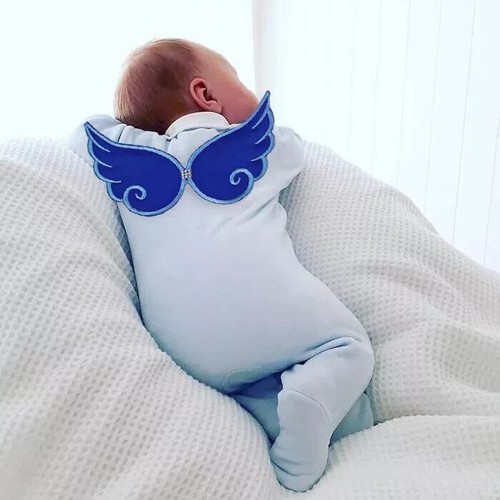 Newborn baby clothes - baby, blanket