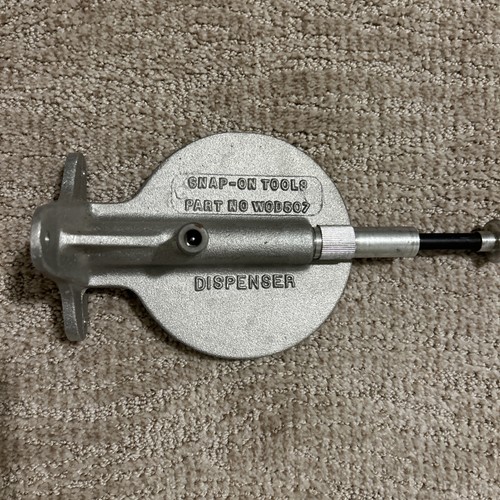 Snap hand cleaner - on,