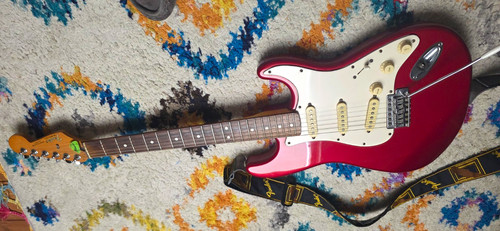 Fender stratocaster cherry red - cherry,