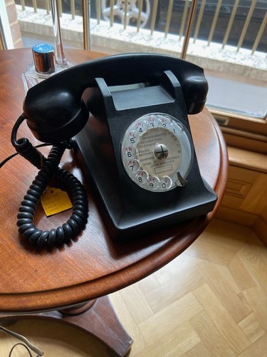 Ericsson black bakelite rotary - black,