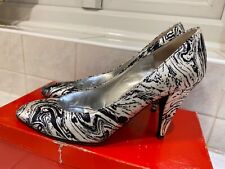 CHARLES JOURDAN SHOES  4.5