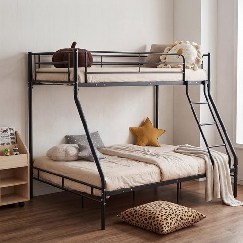 Sturdy metal triple - sturdy, bed