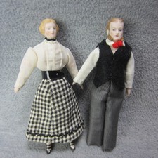 Bisque Doll House Small Dolls