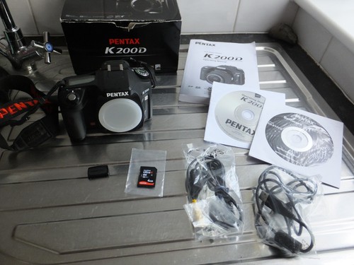 Pentax k200d 2mp dslr - k200d,
