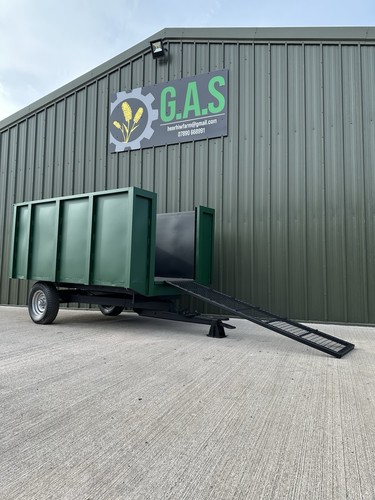 Ton muck trailer - muck, manure