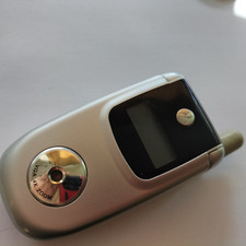 SIMPLE ELDERLY SENIOR CHEAP KIDS SPARE CHEAP MOTOROLA V220 ON old VIRGIN 2G