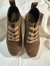 NEW TOMS Botas Cupsole Toffee Microsuede Sneakers Boys Size 4 Youth