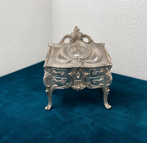 Ornate rococo style - ornate,