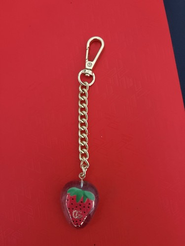 Gucci strawberry bee - strawberry, keychain
