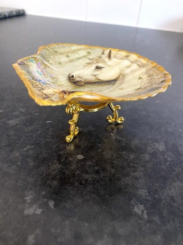 Beautiful white horse trinket - beautiful,