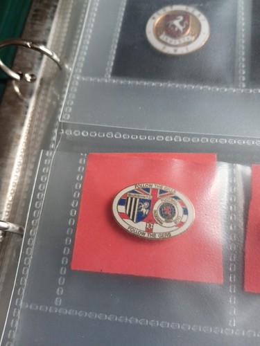 Gillingham badge - fc,