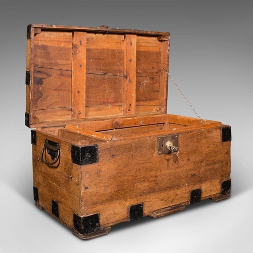 Antique carpenter chest - carpenter's,