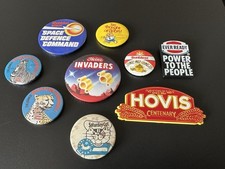 9 x Vintage Pin Badges Golden