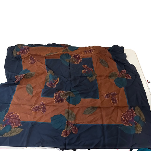 Liz claiborne scarf 100 silk - claiborne, 100%
