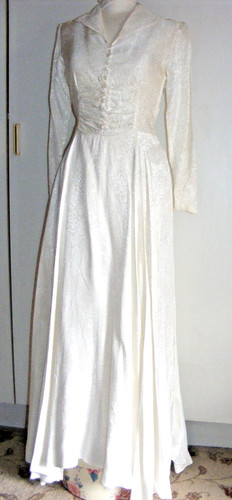Vintage 1940s wedding dress