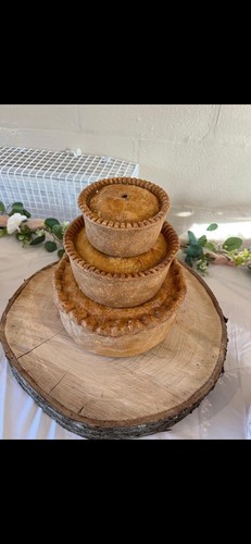 Round rustic wooden cake - round,