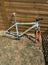 M2 Stumpjumper frame (GT colours)