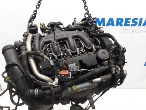Engine without attachments - without,