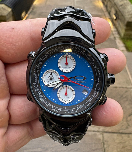 Oakley quartz gmt date watch - oakley,