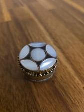 Mother Of Pearl Pill Trinket