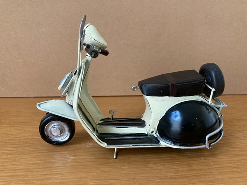 Metal rustic vespa - metal,