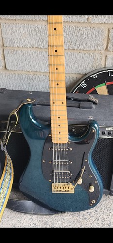 Electric guitar ibenez - guitar,