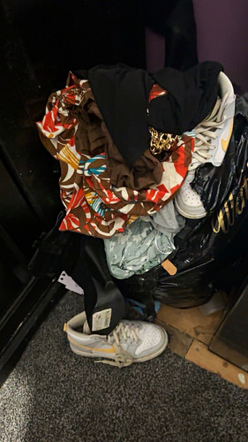 Mixed clothing resellers - clothing,