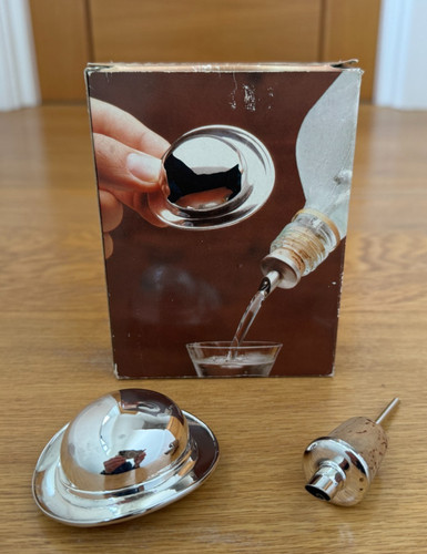 Silver plated bowler hat wine - plated,