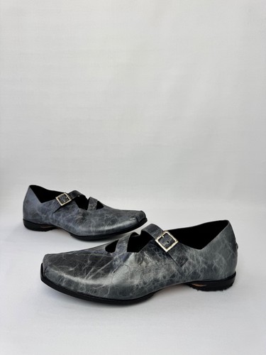 Cydwoq vintage rare shoes hand