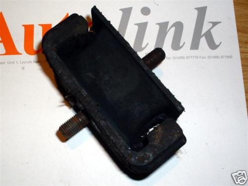 Engine mounting rubber mount