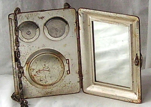 Compact case antique sovereign - compact,