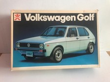 BANDAI VOLKSWAGEN GOLF 1/20 SCALE MODEL KIT