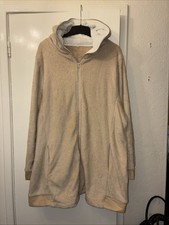 Ladies  Beige Cream Long Sleeve Fleece Top Size 20/22 (label 3XL) Measures 26in