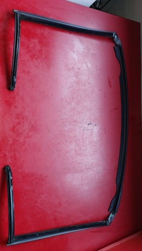Seal rubber lip hardtop window - rubber,