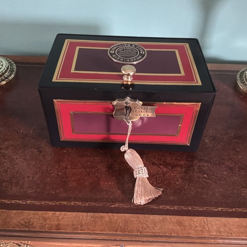 Rare antique miniature safe - rare,