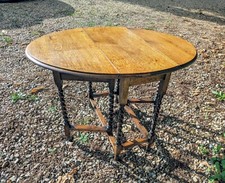 EARLY 20TH C OAK LEAF GATE LEG