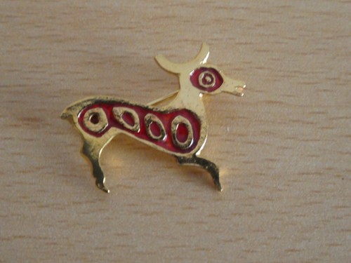 Vintage sphinx brooch - sphinx, gold