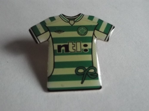 Enamel stud badge celtic - -,