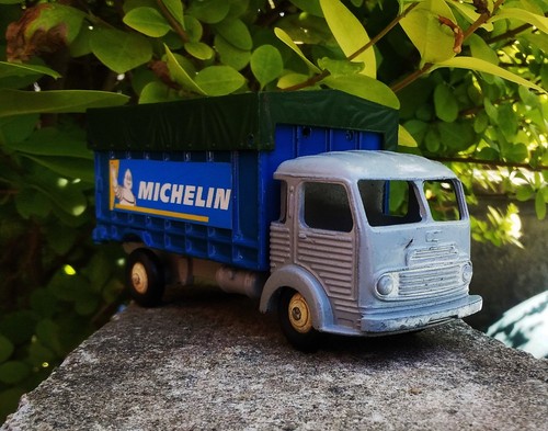 French dinky simca lorry - french,