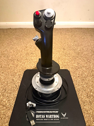 Thrustmaster hotas warthog - thrustmaster,