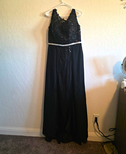 Black sequin beaded - black, v-neck