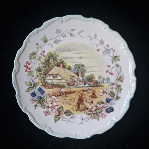 Dainty vintage royal albert - dainty,