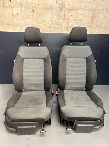 Polo pair front - front, seats
